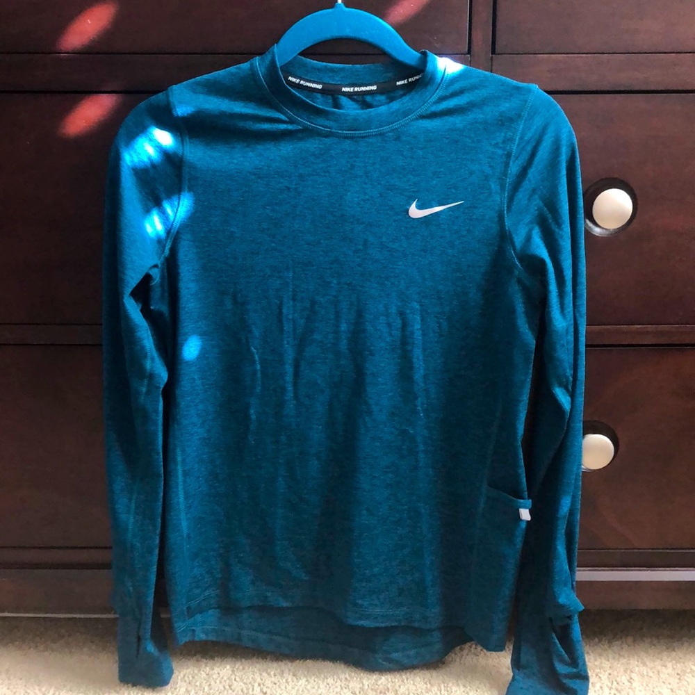 Nike women’s running top